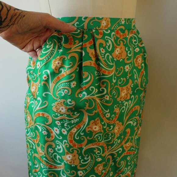 Vintage 1960s Suit, Green and Gold Silk Jacket and Skirt with Pockets, Two Piece - Picture 3 of 10
